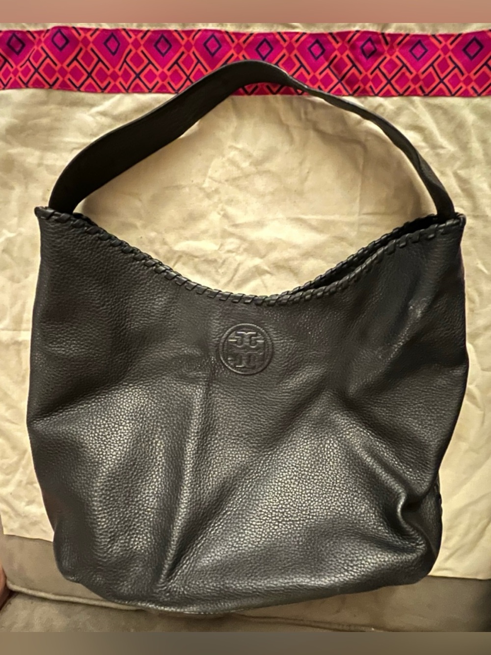 TORY BURCH Marion Whipstitch Hobo Bag Black Pebbled Leather w/ Dust Bag - Picture 5 of 16